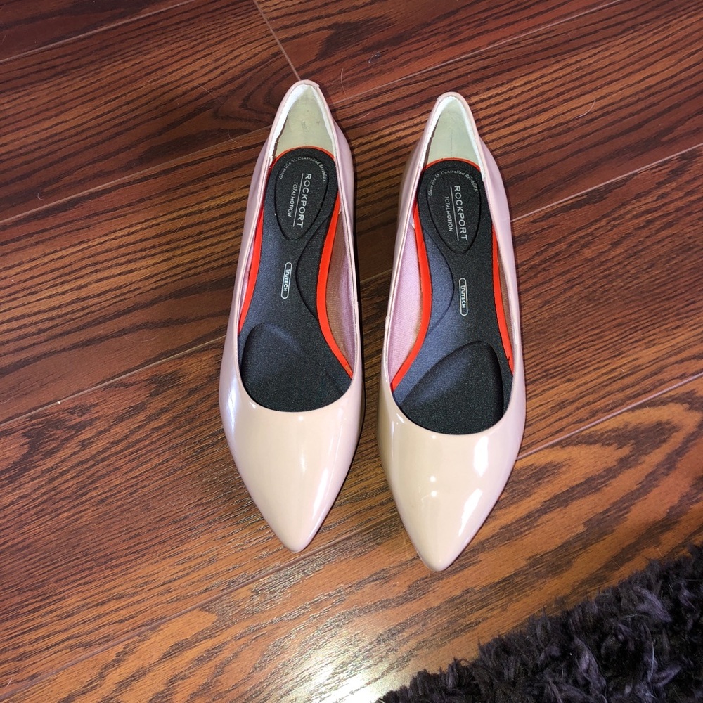 NWOT Nude rockport total motion trutech flats